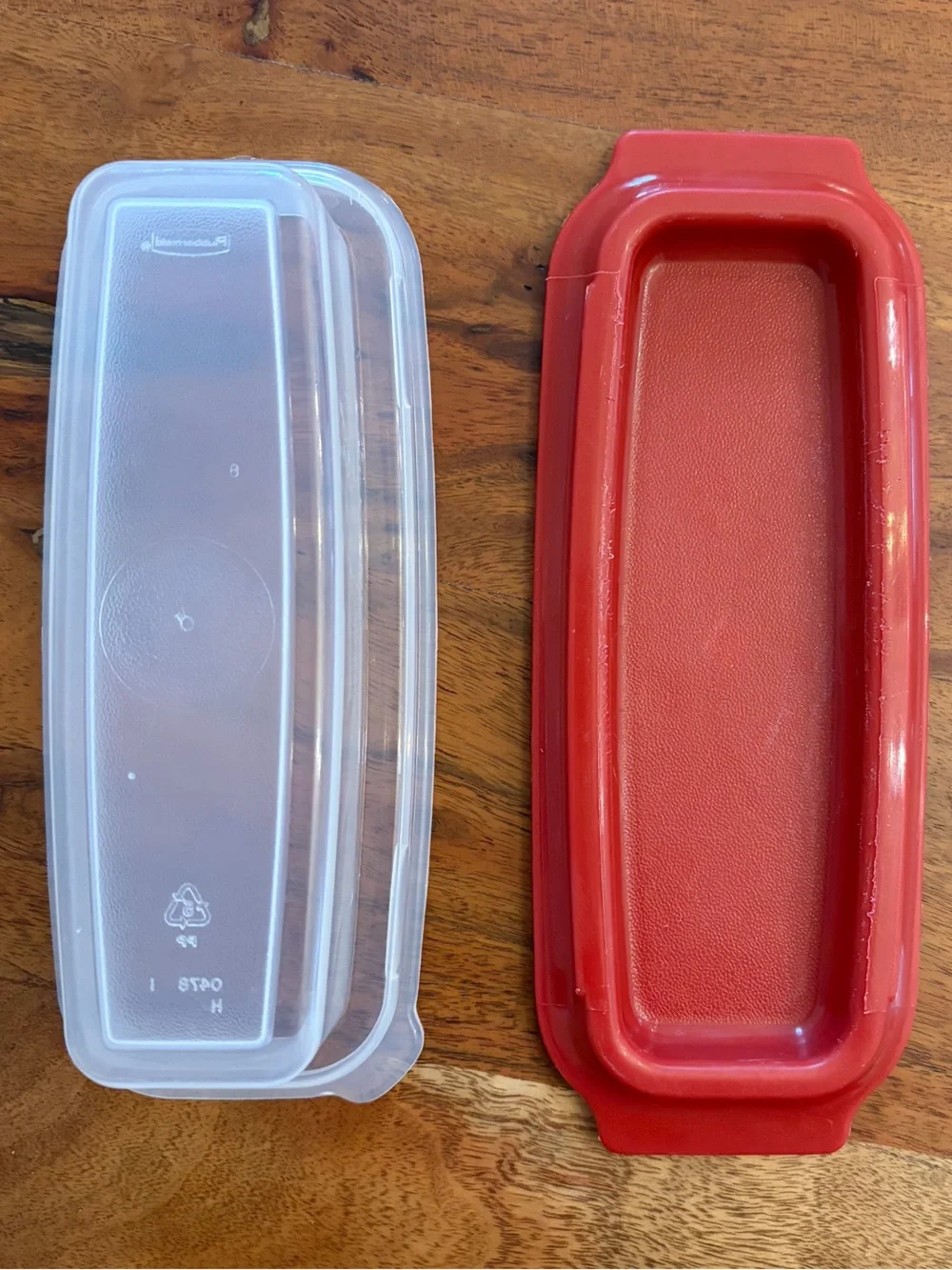 TWO Vintage 0477 Rubbermaid Standard Plastic Butter Dishes Red Almond w/ Lids